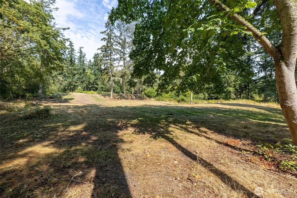 1110 Bush Point Road Freeland WA 98249