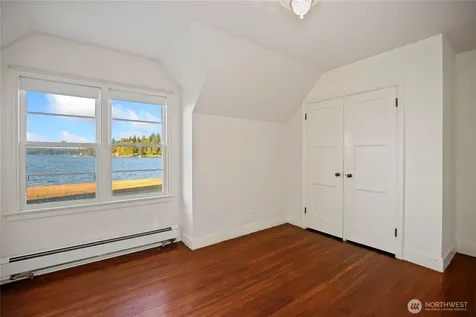 3026 Marine Drive Bremerton WA 98312