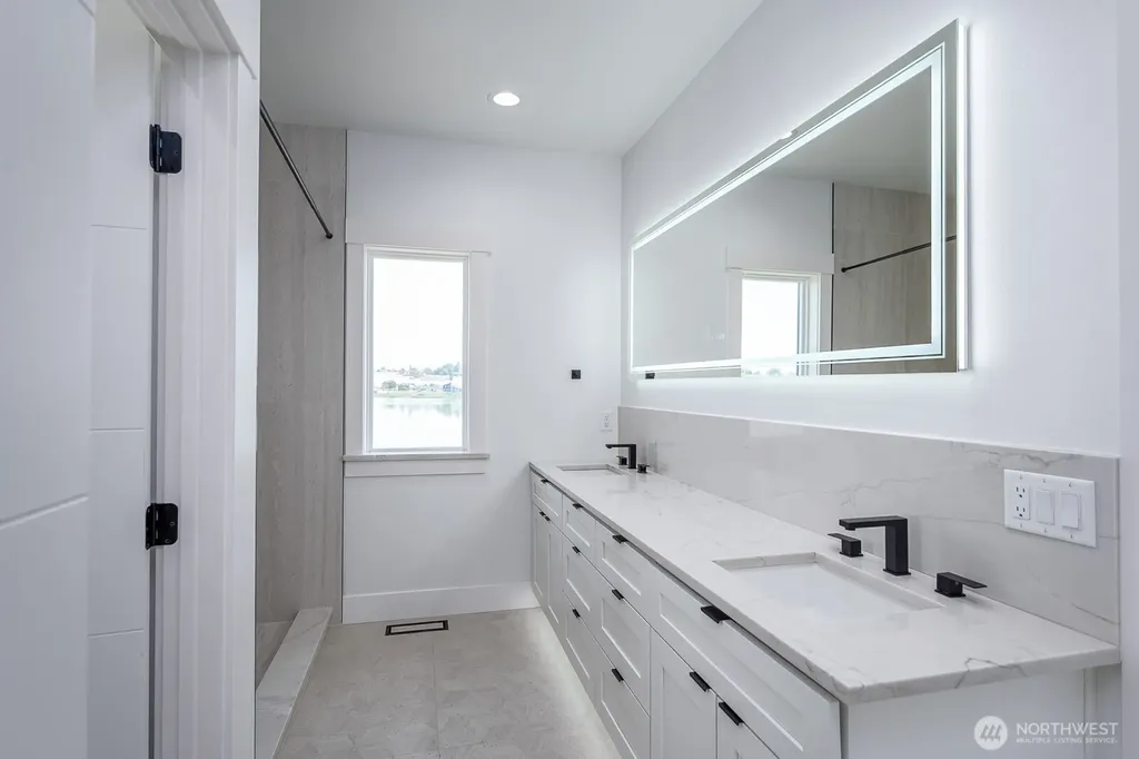 1405 W Lakeside Drive Moses Lake WA 98837