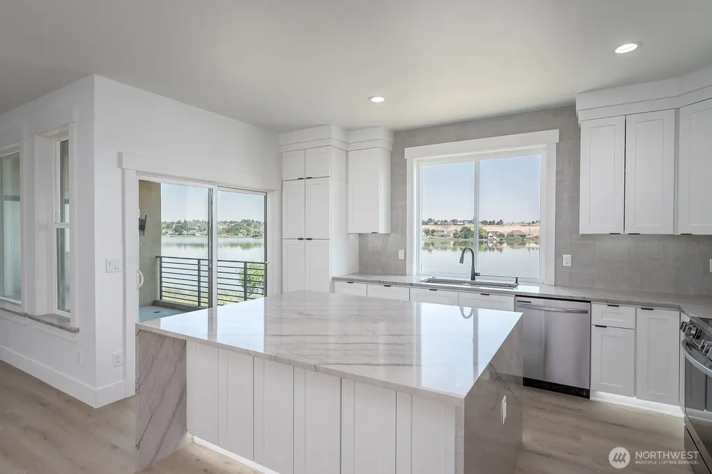 1405 W Lakeside Drive Moses Lake WA 98837