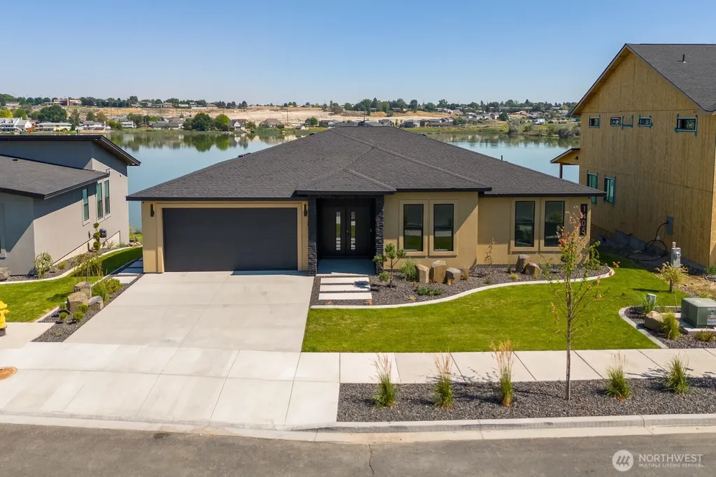 1405 W Lakeside Drive Moses Lake WA 98837