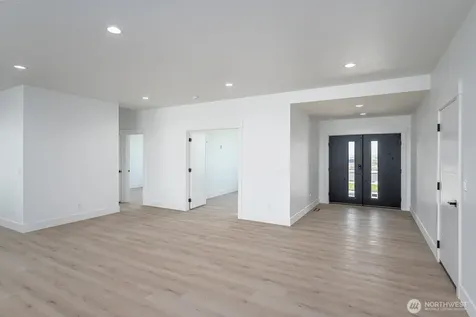 1405 W Lakeside Drive Moses Lake WA 98837