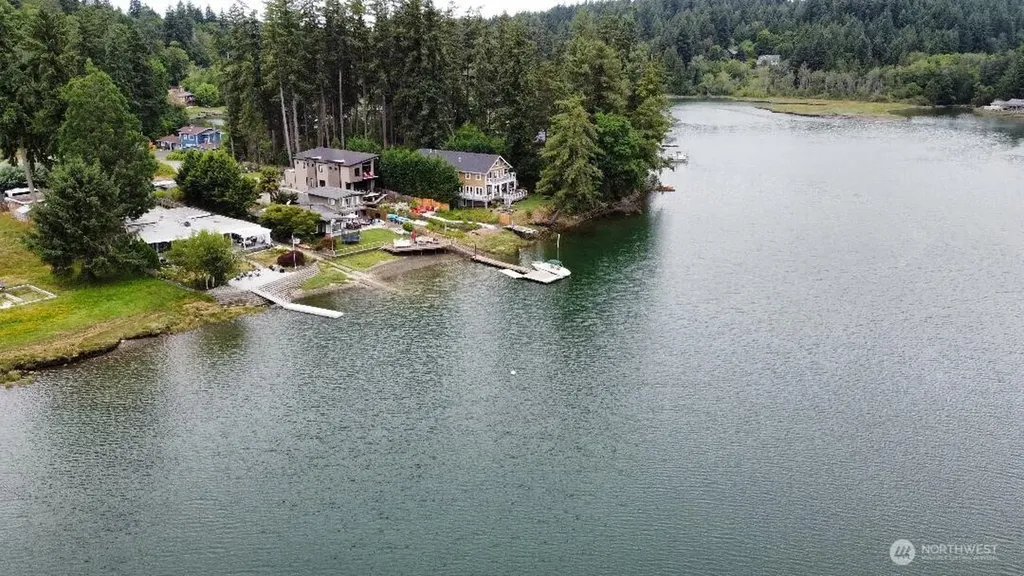 5744 Lagoon Lane NW Gig Harbor WA 98335