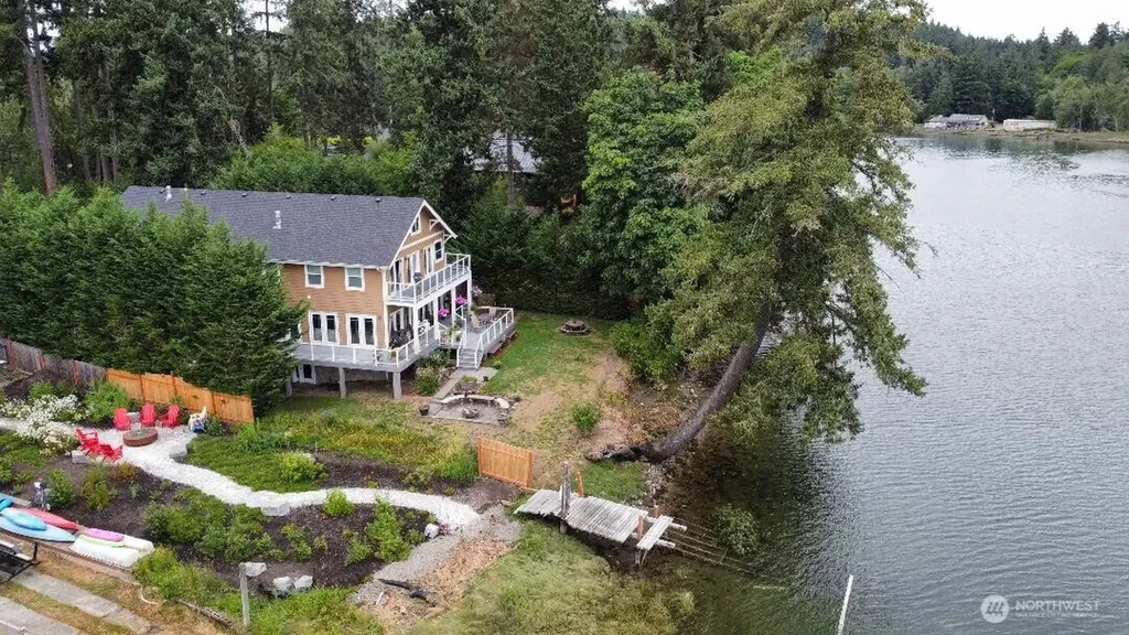 5744 Lagoon Lane NW Gig Harbor WA 98335