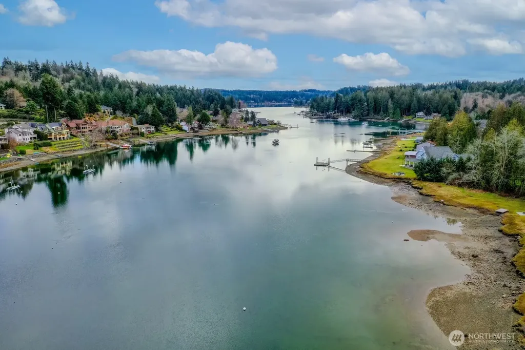 5744 Lagoon Lane NW Gig Harbor WA 98335