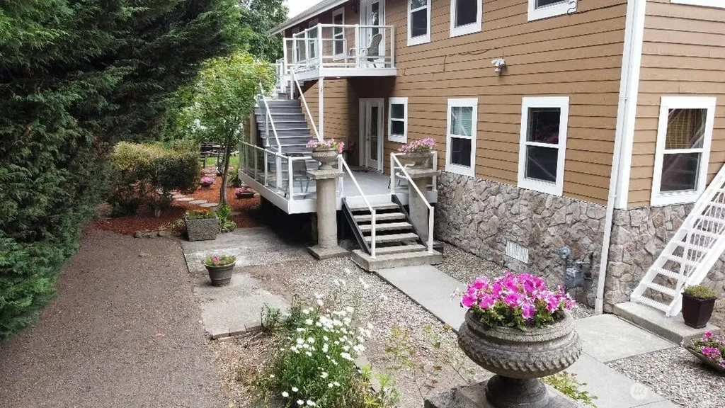 5744 Lagoon Lane NW Gig Harbor WA 98335
