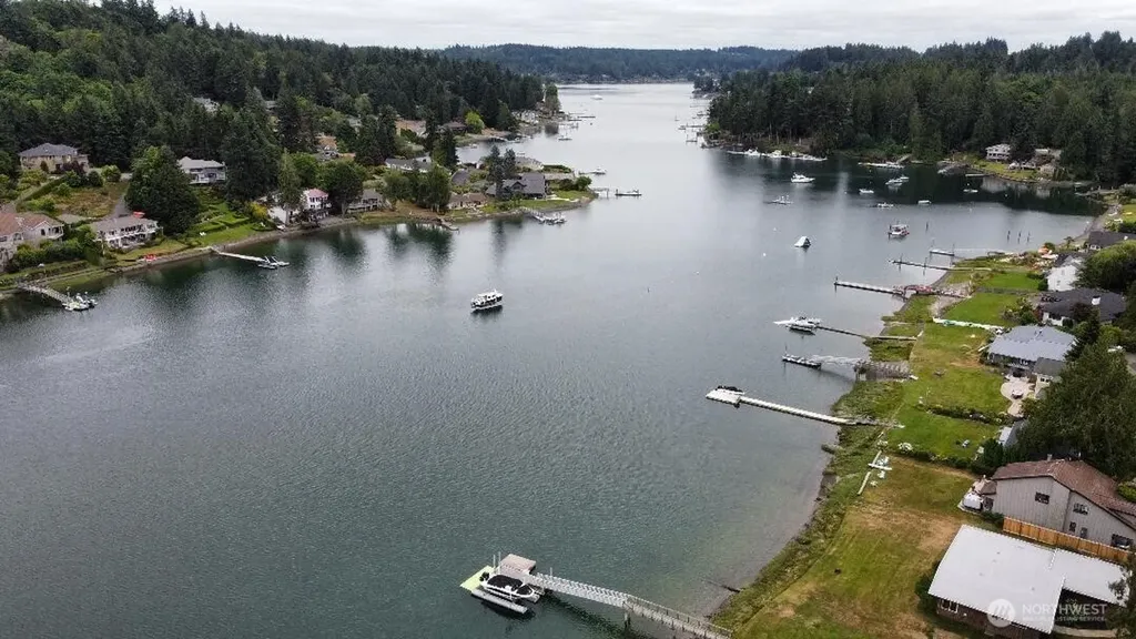 5744 Lagoon Lane NW Gig Harbor WA 98335