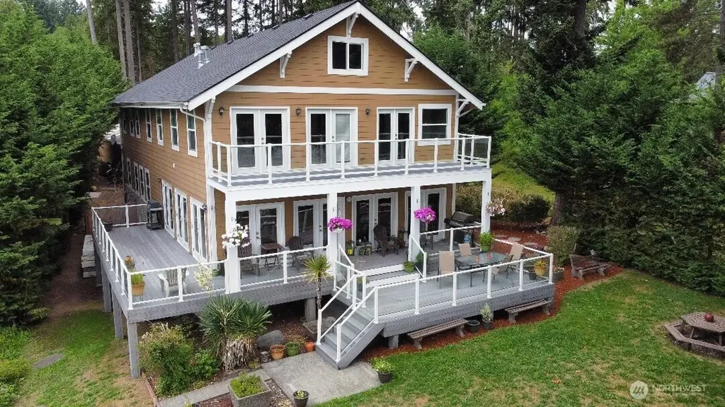 5744 Lagoon Lane NW Gig Harbor WA 98335