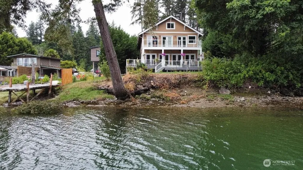 5744 Lagoon Lane NW Gig Harbor WA 98335