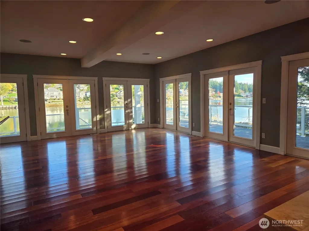 5744 Lagoon Lane NW Gig Harbor WA 98335