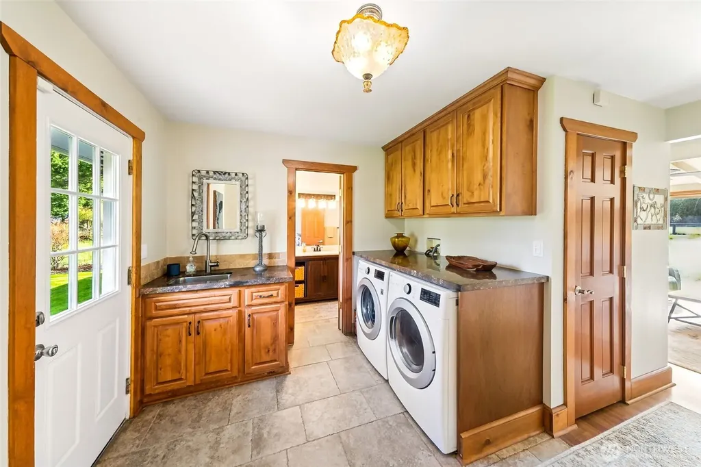 23420 SE 448th Street Enumclaw WA 98022
