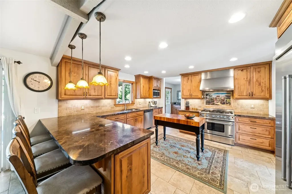 23420 SE 448th Street Enumclaw WA 98022