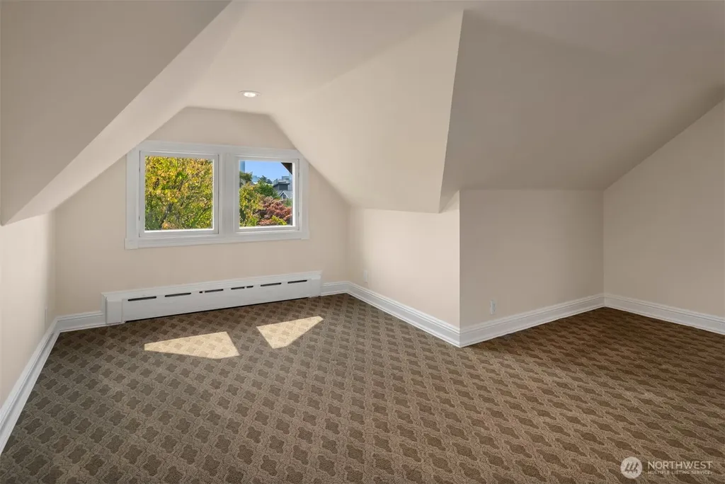 718 E Aloha Street Seattle WA 98102