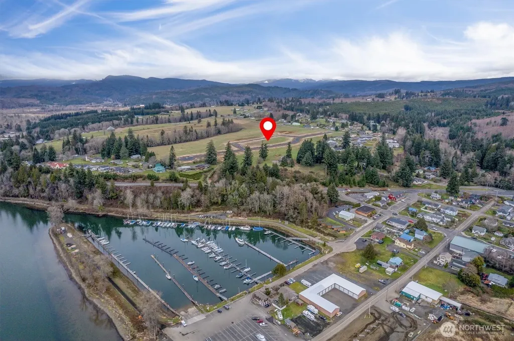 33 Sunnyfield Drive Cathlamet WA 98612