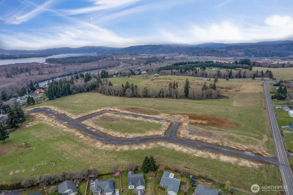 33 Sunnyfield Drive Cathlamet WA 98612