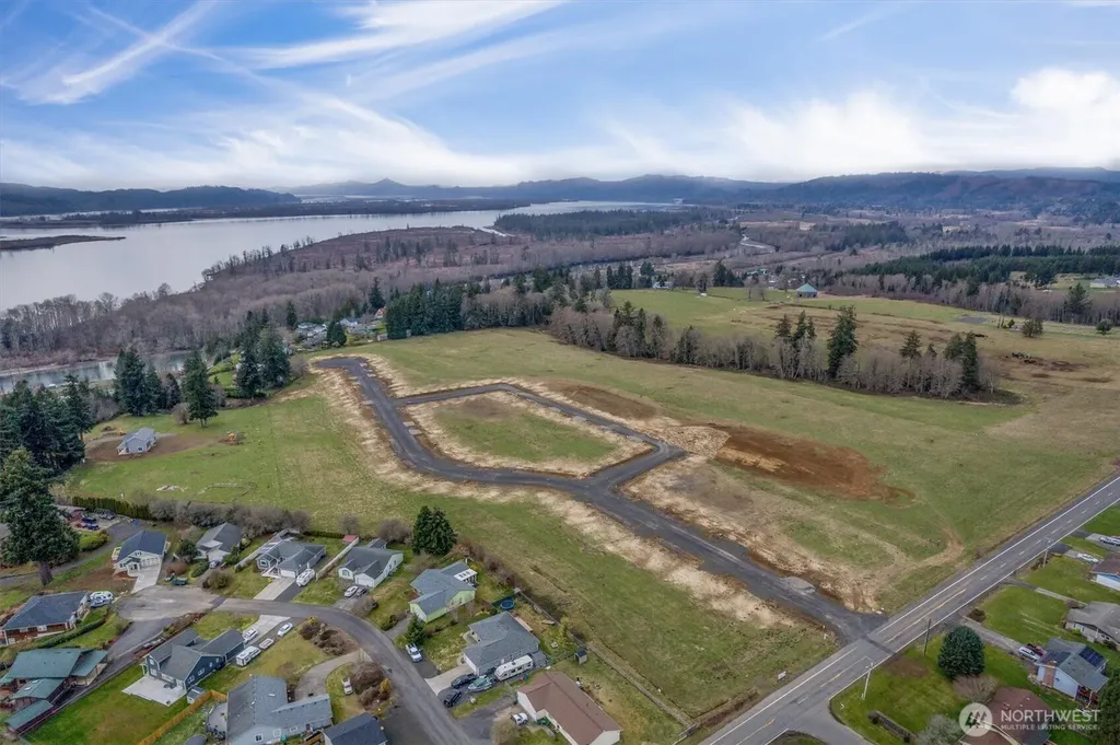 33 Sunnyfield Drive Cathlamet WA 98612