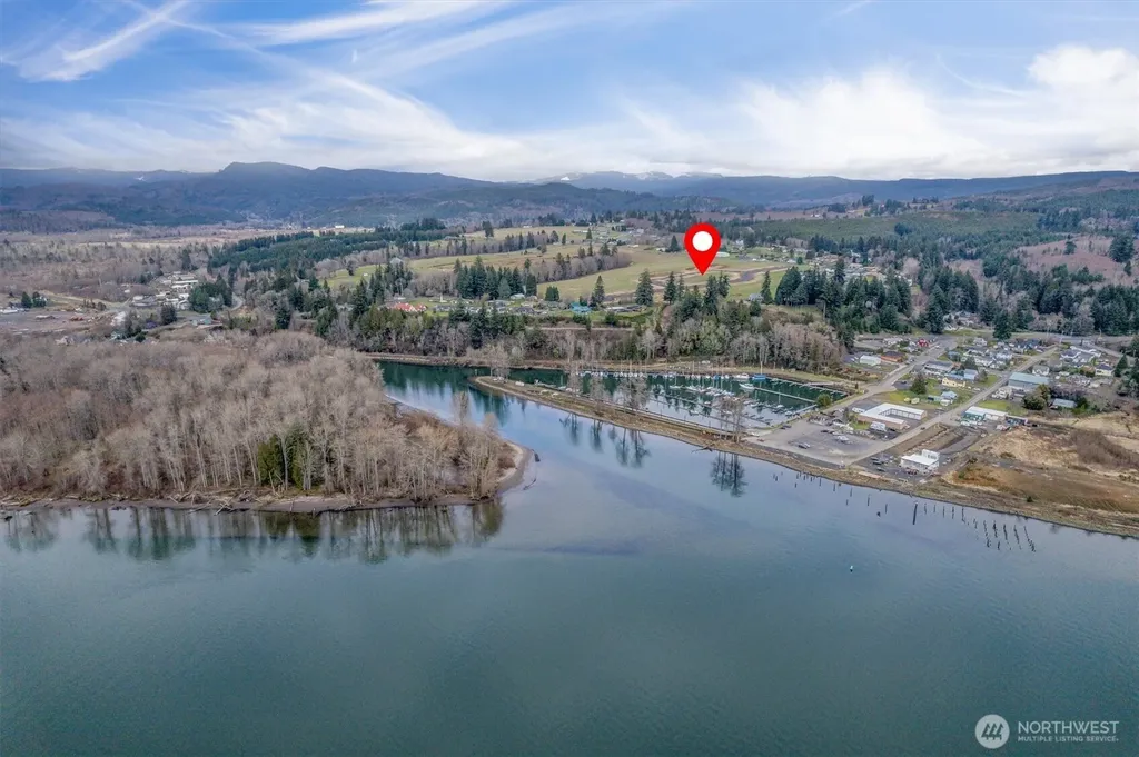 33 Sunnyfield Drive Cathlamet WA 98612