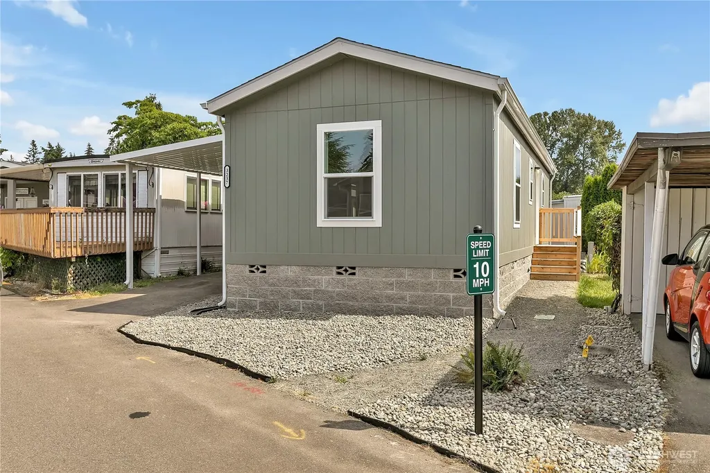 3237 S 182nd Place Seatac WA 98188