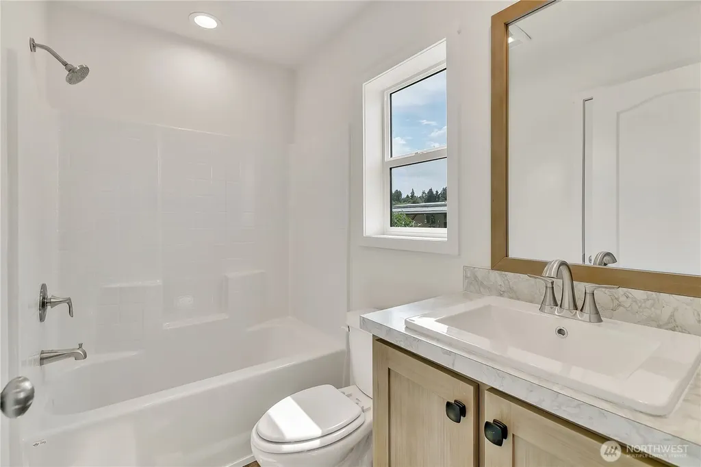 3237 S 182nd Place Seatac WA 98188