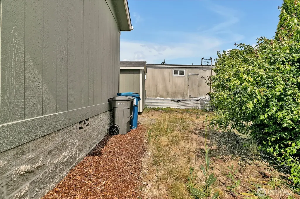 3237 S 182nd Place Seatac WA 98188