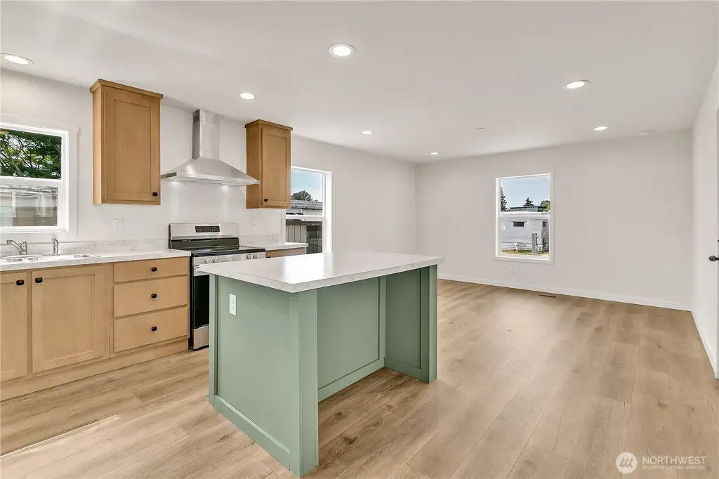 3237 S 182nd Place Seatac WA 98188
