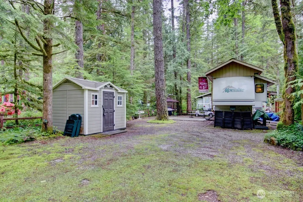 25 Goldrush Road Deming WA 98244
