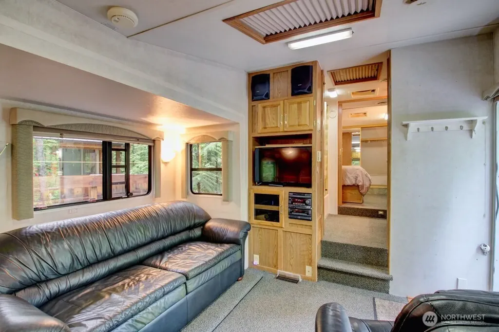 25 Goldrush Road Deming WA 98244