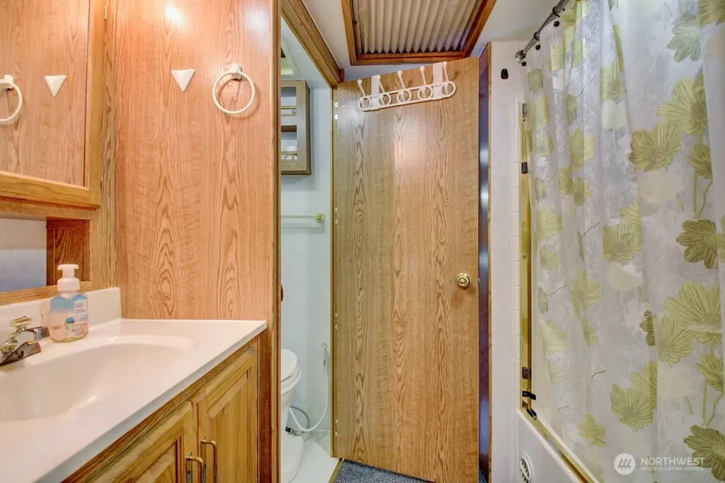 25 Goldrush Road Deming WA 98244