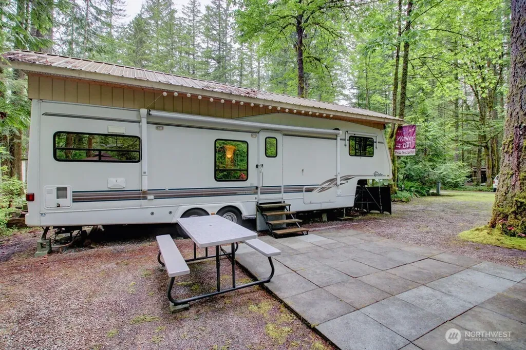 25 Goldrush Road Deming WA 98244