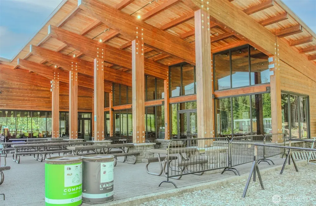 16 Ober Straase Snoqualmie Pass WA 98068