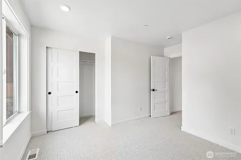 24319 13th Avenue SE Bothell WA 98021