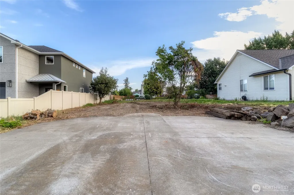 316 SW 12th Street College Place WA 99324