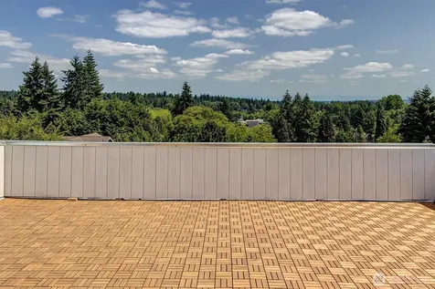10722 Lake City Way NE Seattle WA 98125