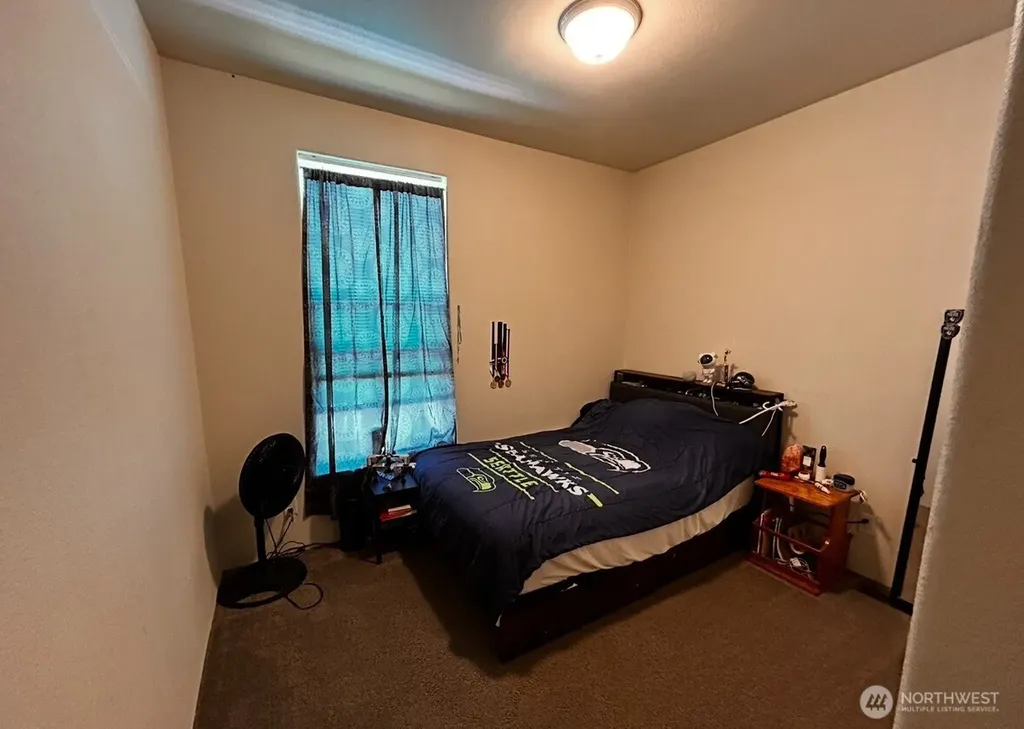 1720 Maple Lane Kent WA 98031