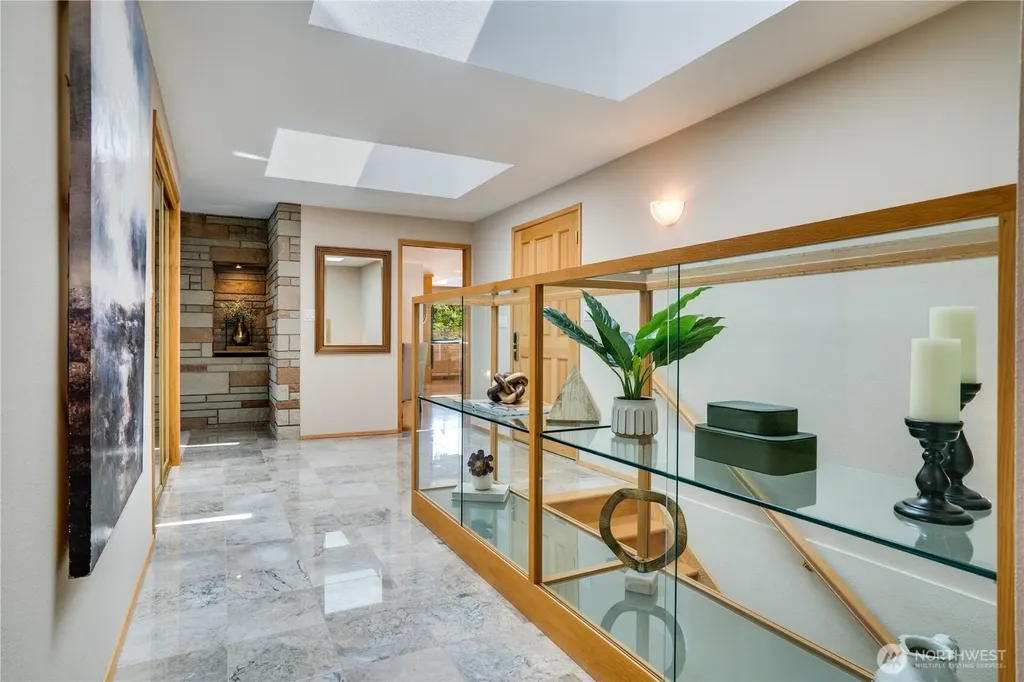 6638 Hilltop Lane Lakewood WA 98499