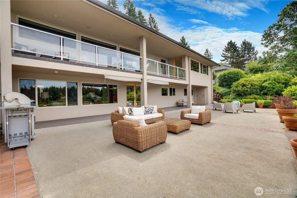 6638 Hilltop Lane Lakewood WA 98499