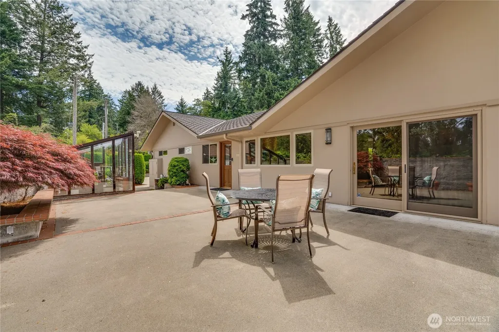 6638 Hilltop Lane Lakewood WA 98499