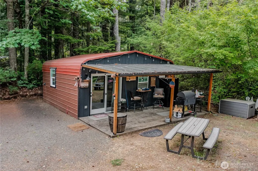 31 N Fawn Drive Hoodsport WA 98548