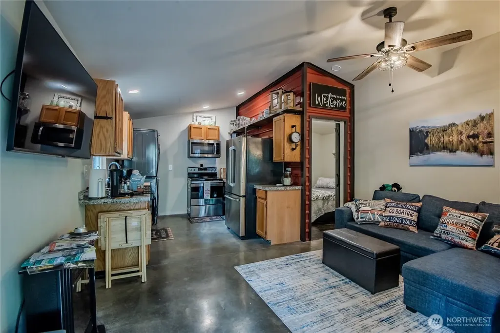 31 N Fawn Drive Hoodsport WA 98548