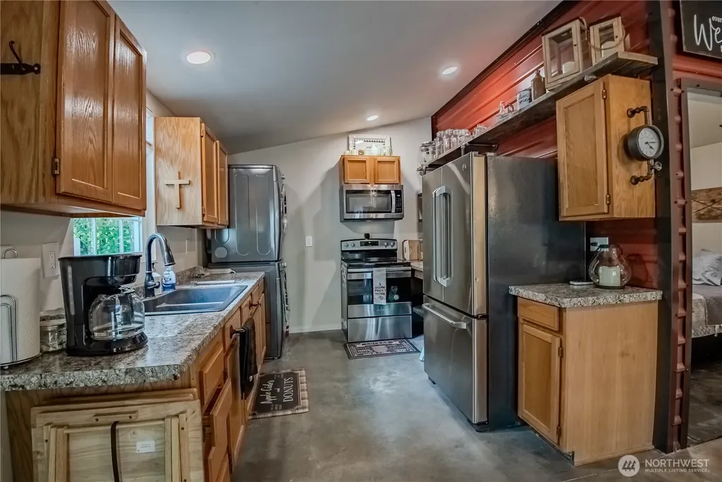 31 N Fawn Drive Hoodsport WA 98548