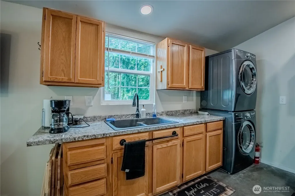 31 N Fawn Drive Hoodsport WA 98548