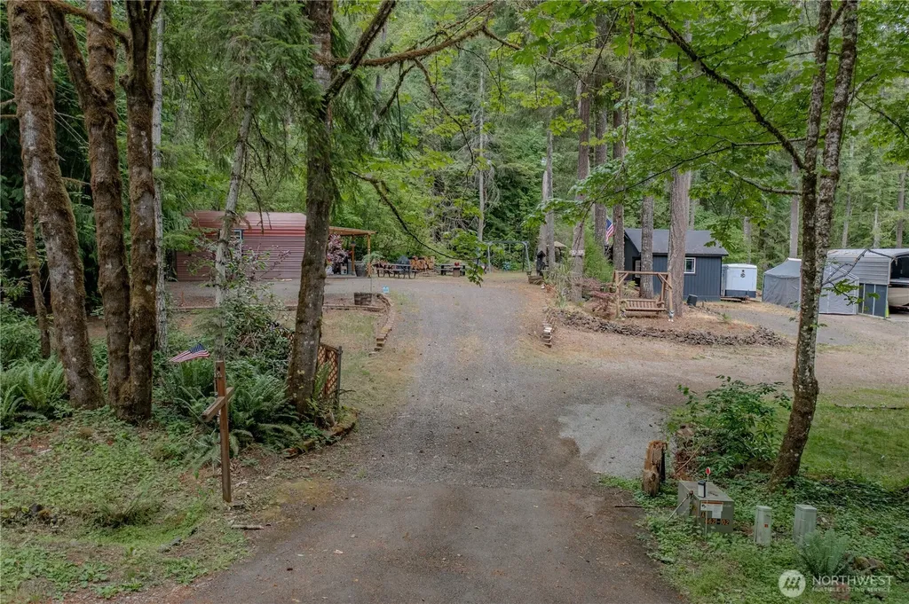 31 N Fawn Drive Hoodsport WA 98548