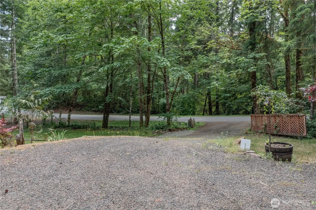 31 N Fawn Drive Hoodsport WA 98548