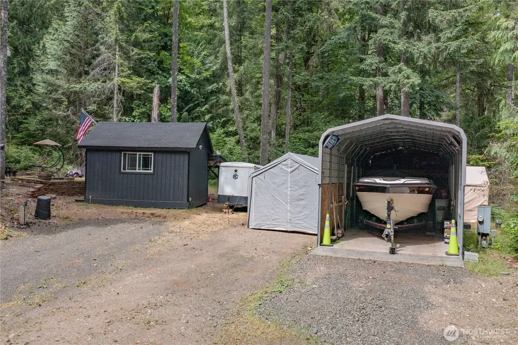 31 N Fawn Drive Hoodsport WA 98548