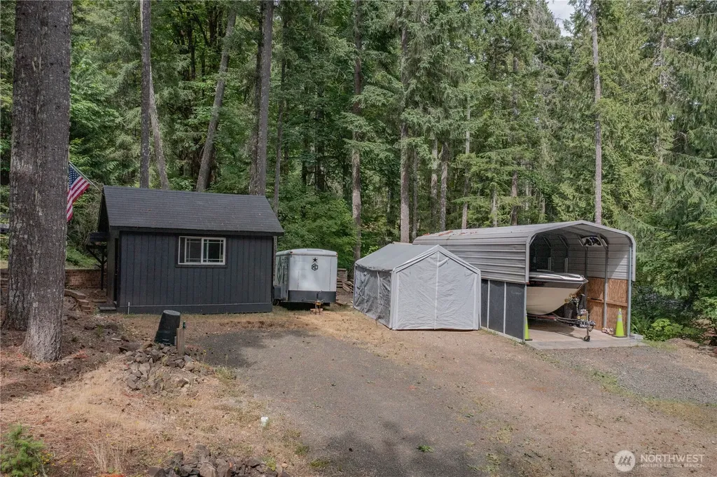 31 N Fawn Drive Hoodsport WA 98548
