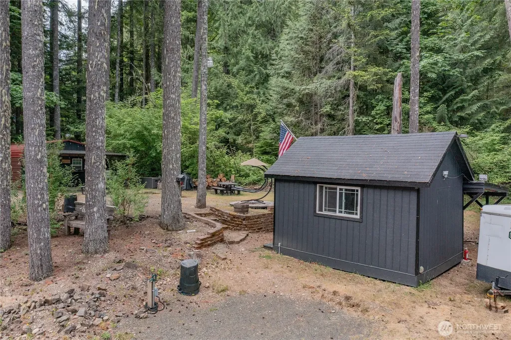 31 N Fawn Drive Hoodsport WA 98548