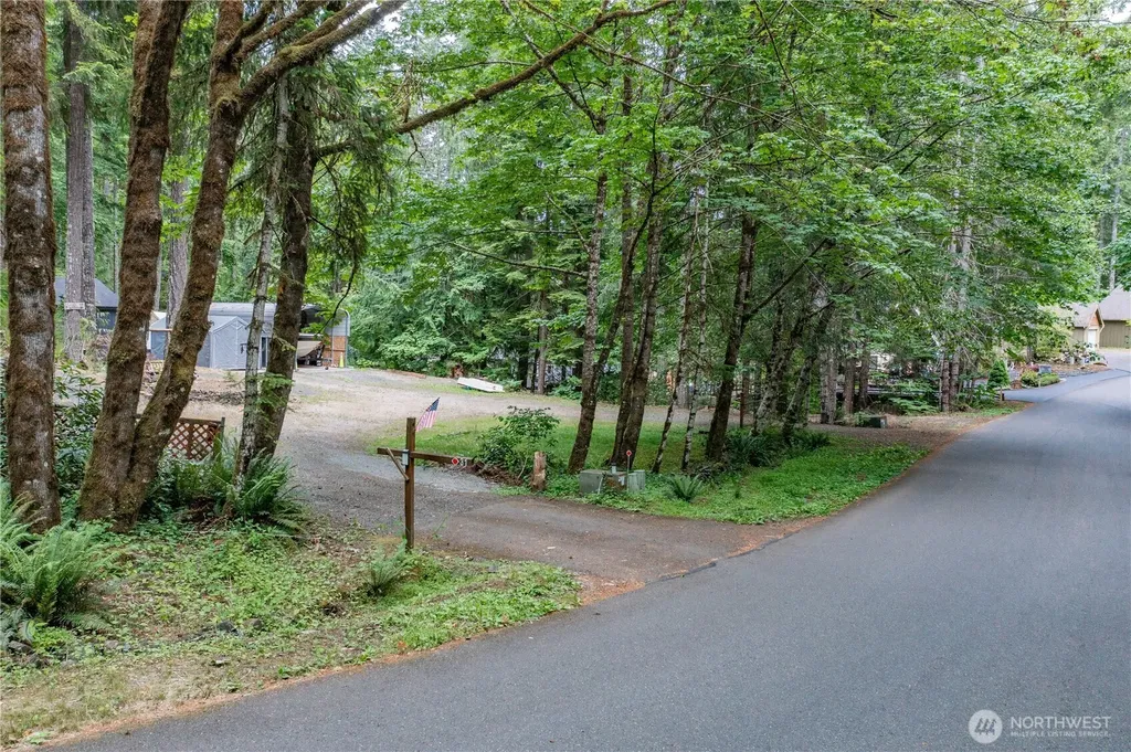 31 N Fawn Drive Hoodsport WA 98548