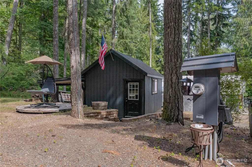 31 N Fawn Drive Hoodsport WA 98548