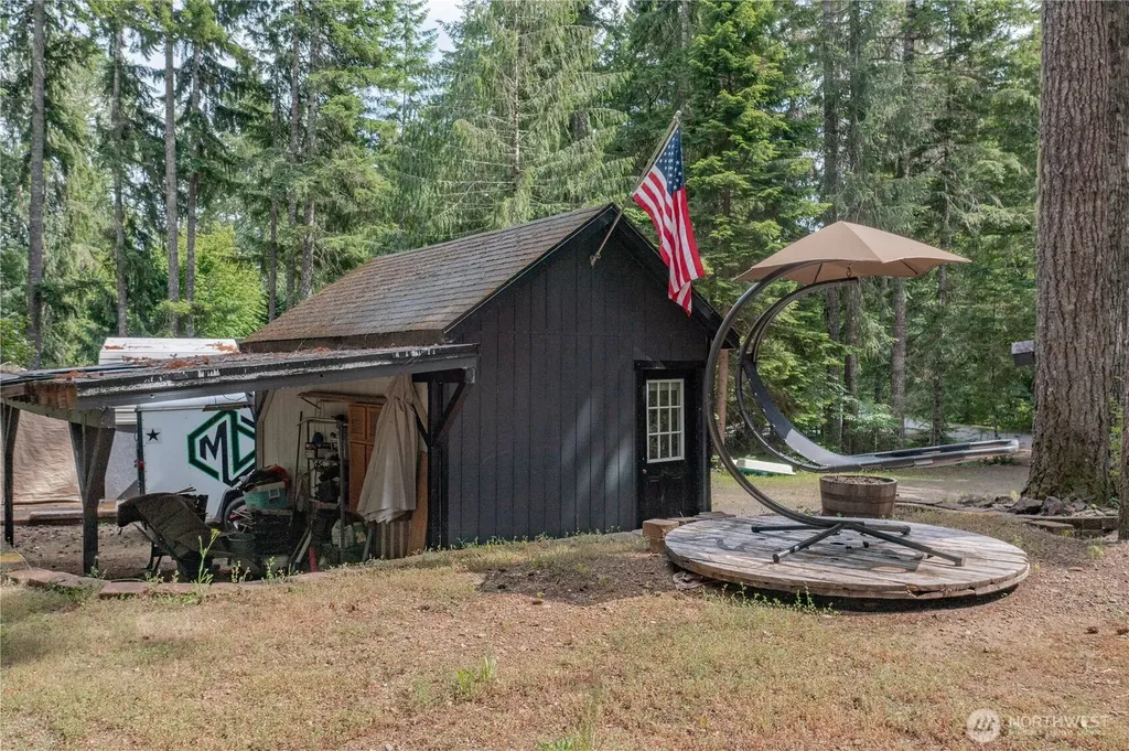 31 N Fawn Drive Hoodsport WA 98548
