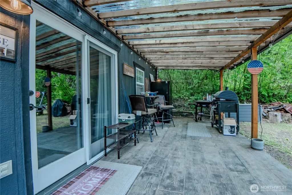 31 N Fawn Drive Hoodsport WA 98548